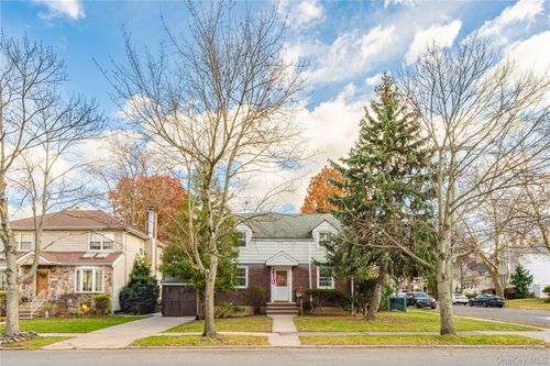 97 Wescott Boulevard, New York, NY, 10314 | Card Image