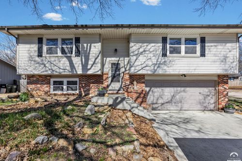 3412 W 9th Ct, Lawrence, KS, 66049-3223 | Card Image