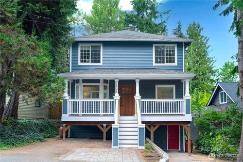 1528 Ne 97th St, Seattle, WA, 98115-2321 | Card Image