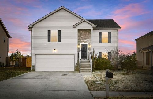 1304 Freedom Dr, Clarksville, TN, 37042-8247 | Card Image