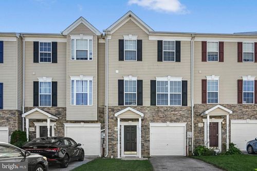 3711-3711 Armory Ln, YORK, PA, 17408-8805 | Card Image