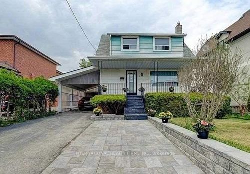 8 Farrell Ave, North York, ON, M2R1C8 | Card Image