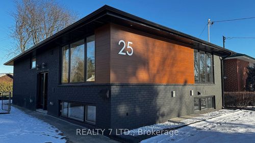unit-4-25 Templar Dr, Etobicoke, ON, M9R3C6 | Card Image