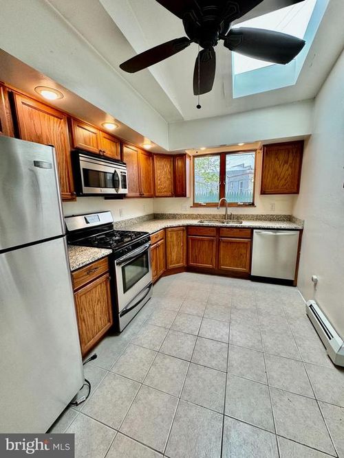 129 Levering St, PHILADELPHIA, PA, 19127-1413 | Card Image