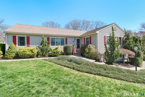 622 Melville Ave, Fairfield, CT, 06825-2055 | Card Image