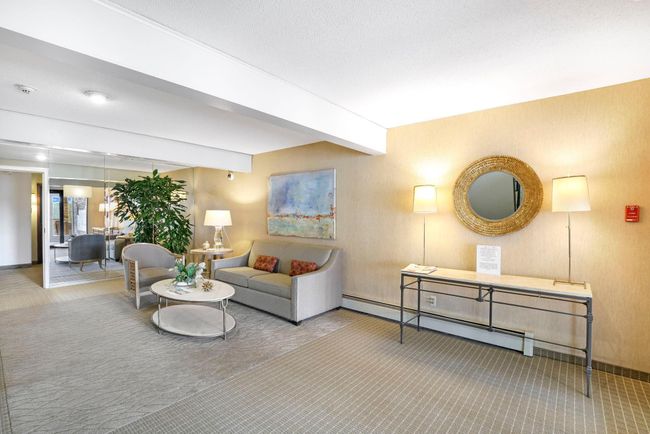 APT-208 - 205 Barry Ave S, Condo with 1 bedrooms, 1 bathrooms and null parking in Wayzata MN | Image 24