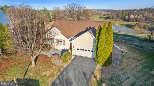 39 Torrey Pines Ct, CHARLES TOWN, WV, 25414-3804 | Card Image