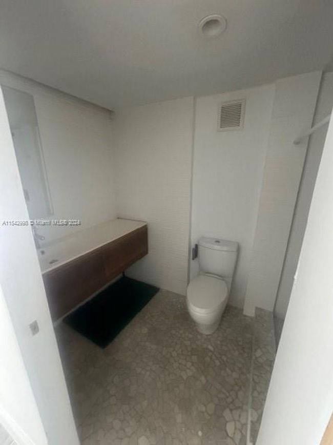 APT-109 - 1650 Ne 115 Th St, Condo with 1 bedrooms, 2 bathrooms and null parking in Miami FL | Image 8