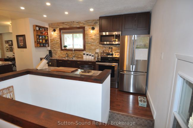 2133 6th Ave W, House other with 2 bedrooms, 2 bathrooms and 3 parking in Owen Sound ON | Image 8