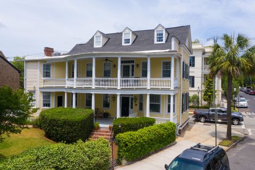 29 Smith St, Charleston, SC, 29401-1705 | Card Image