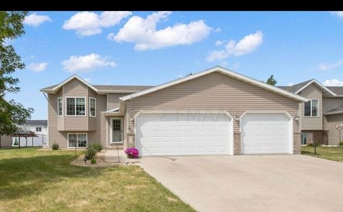 4357 46th Avenue S, Fargo, ND, 58104 | Card Image