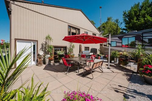 9450 Longwoods Rd, Chatham, ON, N7M5J7 | Card Image