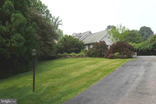 2407 Valley Ave, Wilmington, DE, 19810-2518 | Card Image