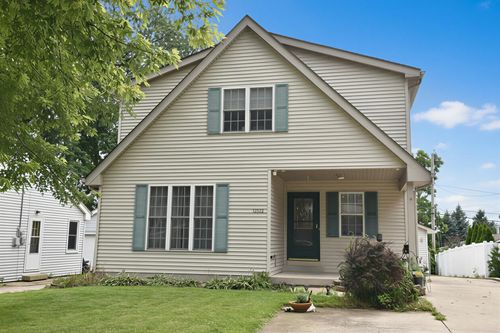 12132 223rd Ave, Bristol, WI, 53104-9327 | Card Image