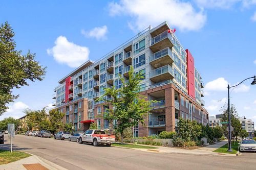 422-88 9 St Ne, Calgary, AB, T2E4E1 | Card Image
