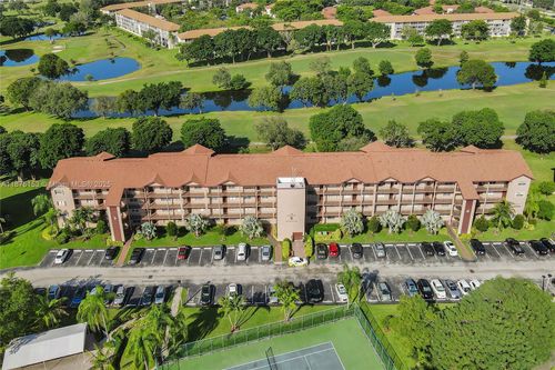 apt-110b-300 Sw 130th Ter, Pembroke Pines, FL, 33027-1911 | Card Image