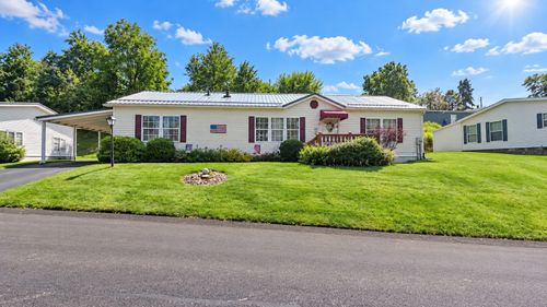 200 Falcon Ln, Apollo, PA, 15613-8418 | Card Image