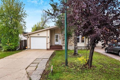 26 Strand Cir, Winnipeg, MB, R2N1N1 | Card Image