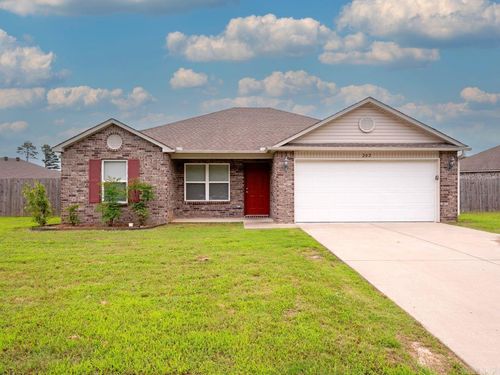 202 Westwood Dr, Jacksonville, AR, 72076-4013 | Card Image