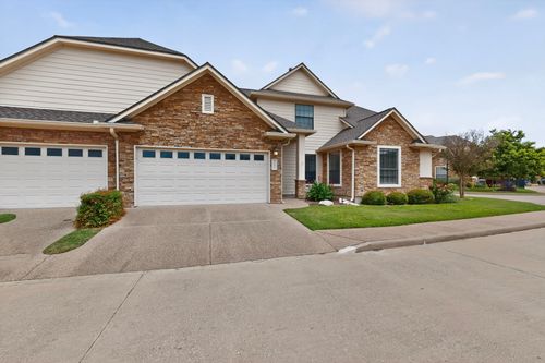 71-13933 Ashton Woods Cir, Austin, TX, 78727-3013 | Card Image