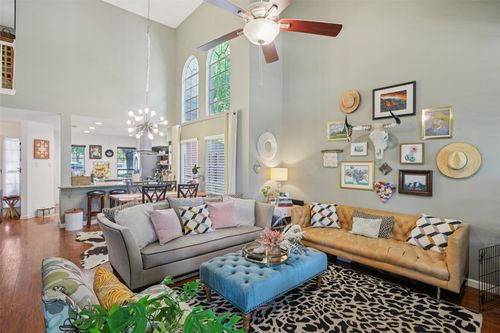 705 Canyon Bend Rd, Pflugerville, TX, 78660-3853 | Card Image