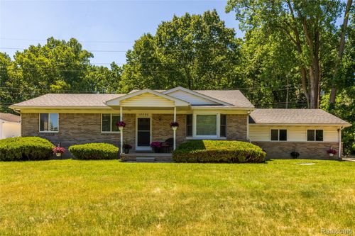 13390 Cogswell St, Romulus, MI, 48174-4708 | Card Image