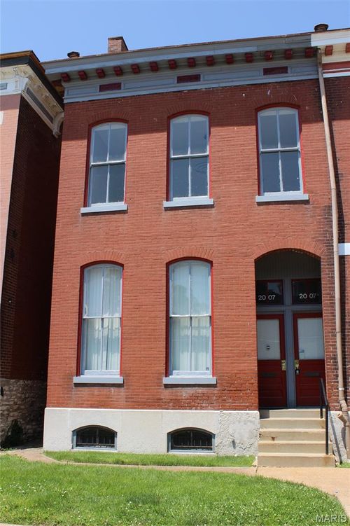 a-2007 California Ave, Saint Louis, MO, 63104-2133 | Card Image