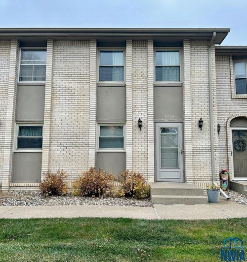 1839 Indian Hills Dr, Sioux City, IA, 51104-1517 | Card Image