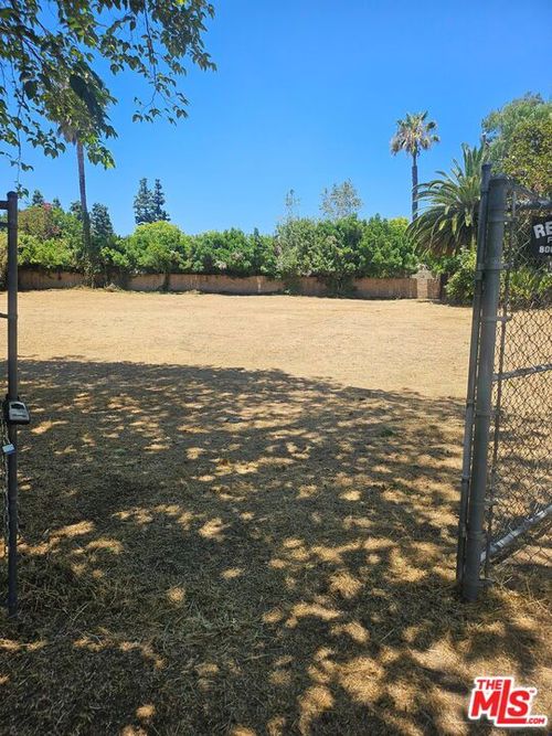19515 Romar St, Northridge, CA, 91324-1030 | Card Image