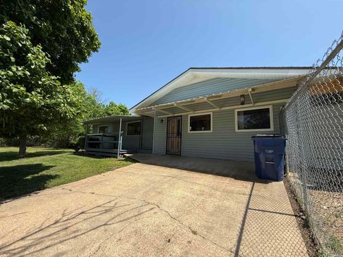 708 Cooper Estates Dr, Mountain Home, AR, 72653-2716 | Card Image