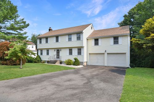 345 Hang Dog Ln, Wethersfield, CT, 06109-3928 | Card Image
