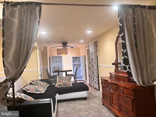8 Trout Lily Ct, OWINGS MILLS, MD, 21117-4875 | Card Image