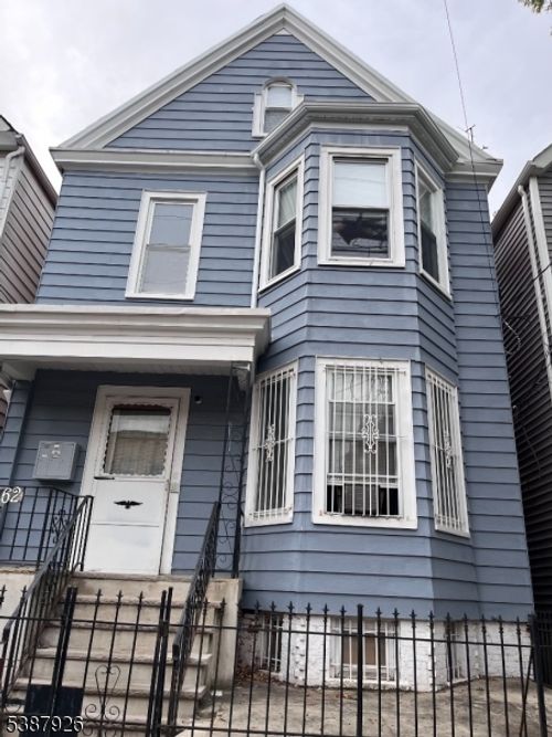 162 Parker St, Newark, NJ, 07104-1111 | Card Image