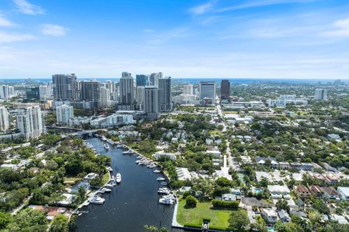 517 Sw 7th Ave, Fort Lauderdale, FL, 33315-1065 | Card Image