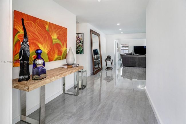 1990 Ne 35 Th St, House other with 3 bedrooms, 2 bathrooms and null parking in Lighthouse Point FL | Image 6