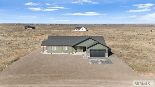 587 Springbrook Ln, Saint Anthony, ID, 83445-5422 | Card Image