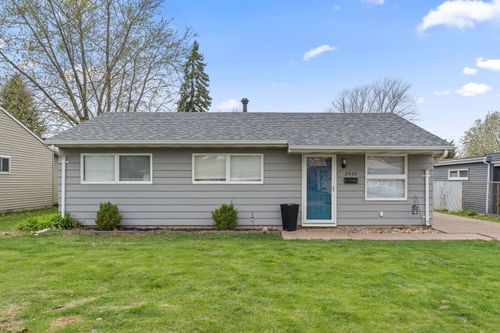 2410 N Michigan Avenue, Davenport, IA, 52804 | Card Image