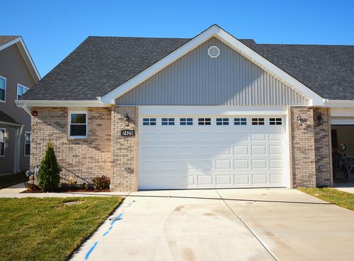 7425 Covington Dr, Justice, IL, 60458-2177 | Card Image