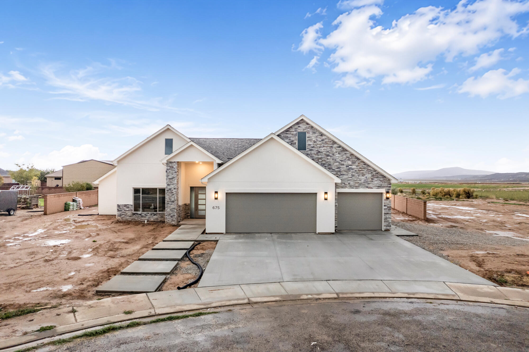 Residential in Enoch