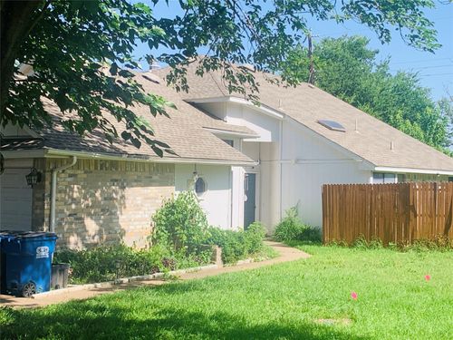 102 Hollywood Dr, Glenn Heights, TX, 75154-2006 | Card Image