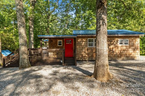 40 Squirrel Ln, Sapphire, NC, 28774-9584 | Card Image