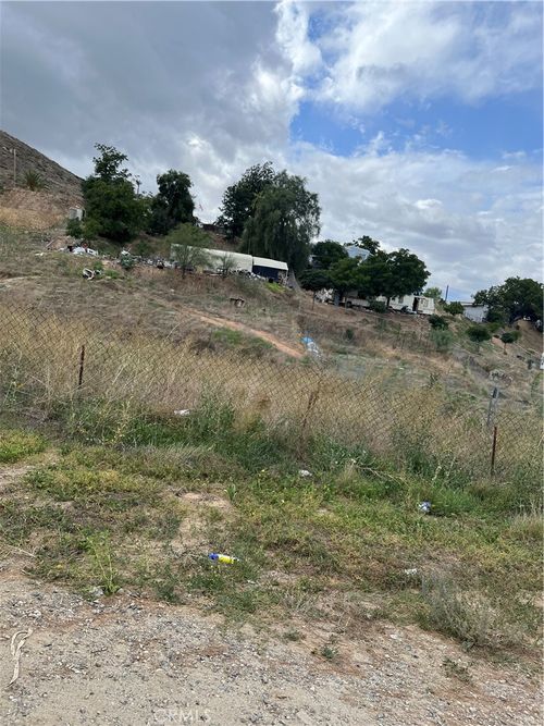 3 Osborne Ln, Homeland, CA, 92548 | Card Image