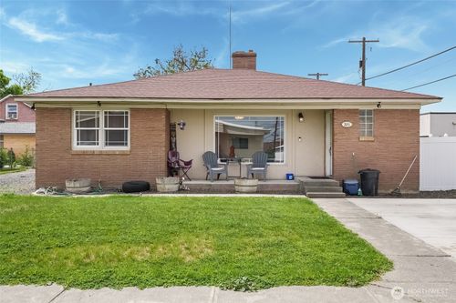 320 S Gumwood Street, Moses Lake, WA, 98837 | Card Image