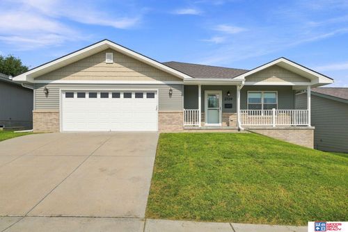 2729 Nw Columbine Dr, Lincoln, NE, 68524-2417 | Card Image