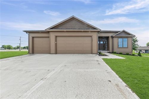 1201 Cottonwood Ct, Paola, KS, 66071-5753 | Card Image