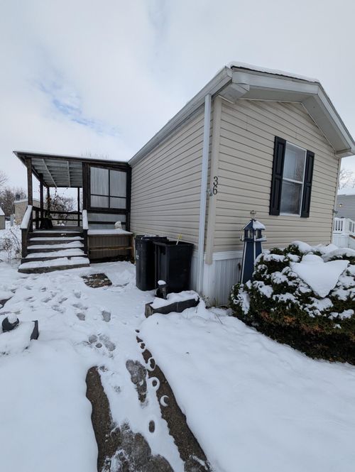 36 West St, Caledonia, OH, 43314-9492 | Card Image