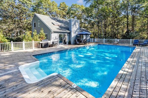 2 Christine Ln, Manorville, NY, 11949-3204 | Card Image