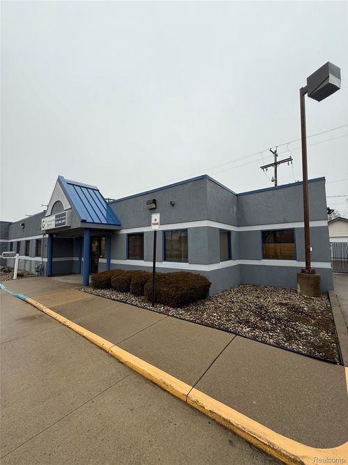 2232 Eureka Rd, Wyandotte, MI, 48192-6019 | Card Image