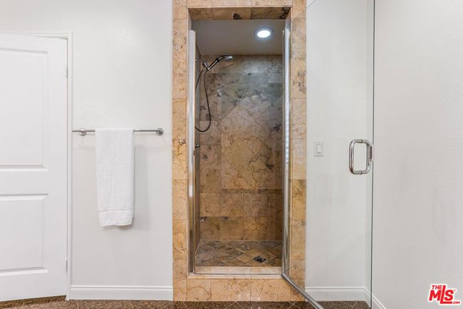 APT-335 - 5625 Crescent Park W, Condo with 2 bedrooms, 3 bathrooms and 2 parking in Playa Vista CA | Image 13
