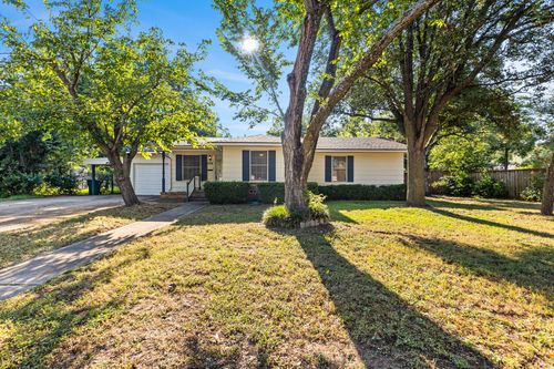 406 Pierce St, McGregor, TX, 76657-1436 | Card Image
